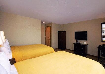 Quality Inn Jamaica Airtrain New York Room photo